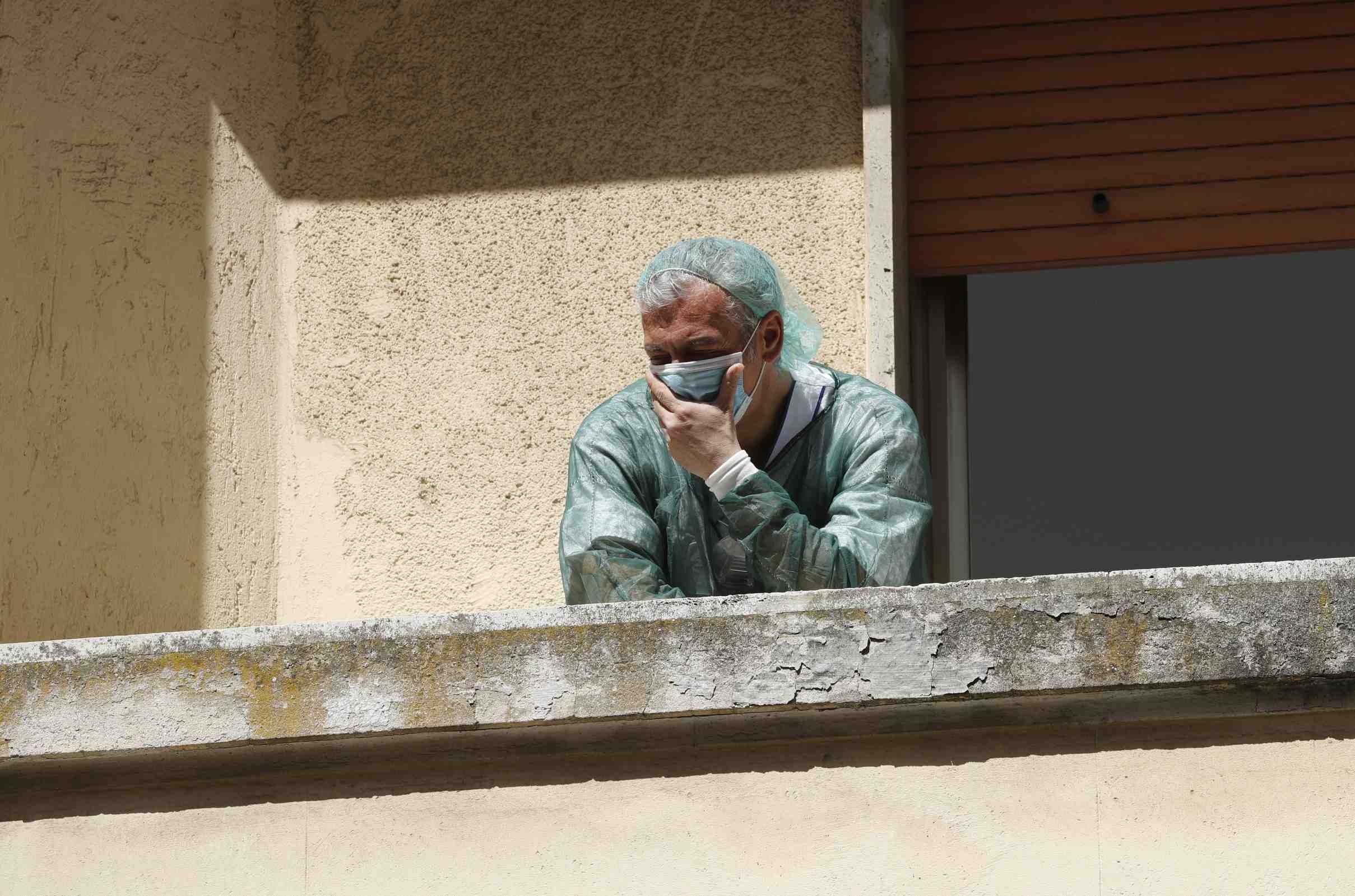 Coronavirus: le bilan quotidien des deces repart a la hausse en italie
