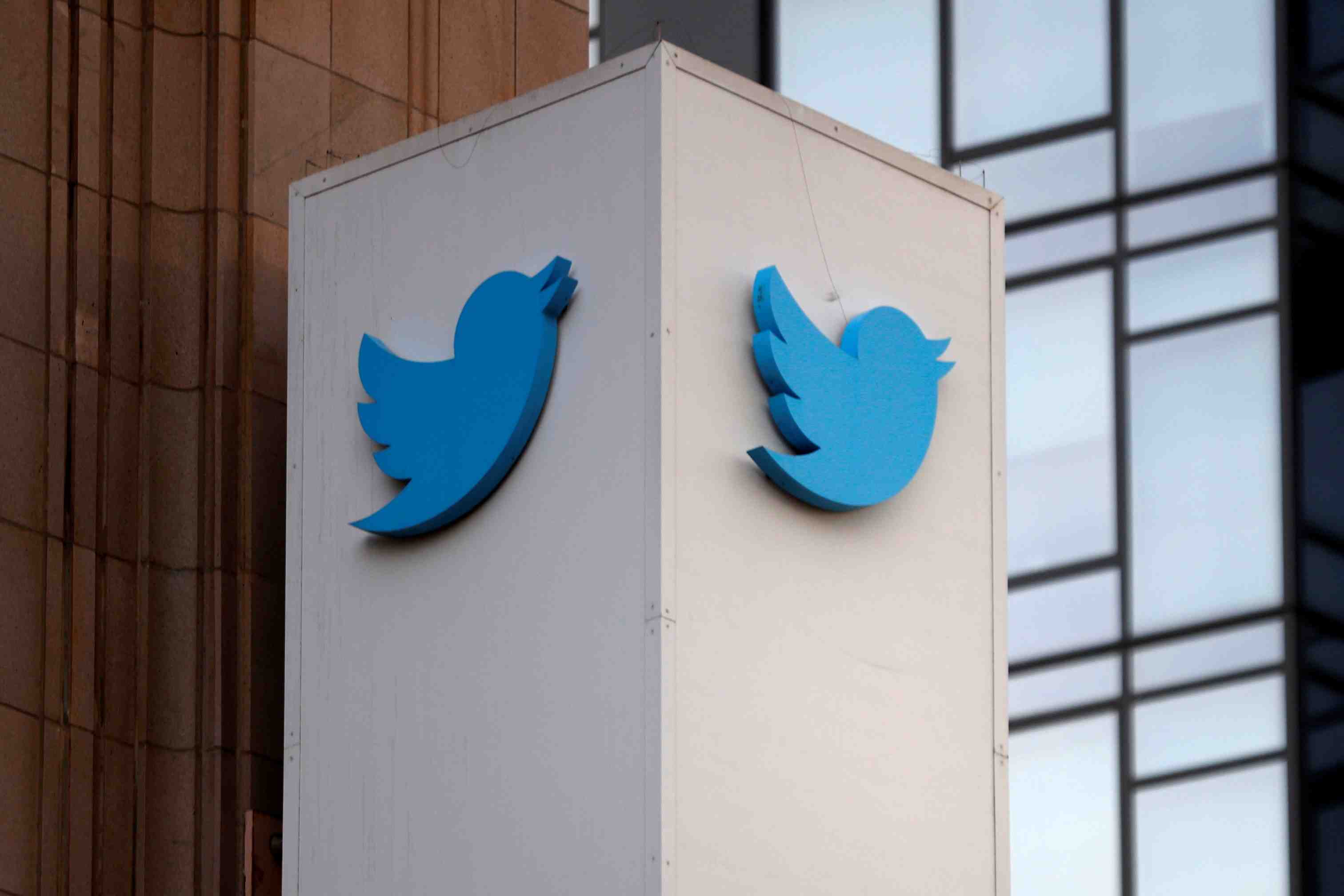 Le pdg de twitter defend le ban de trump mais y voit un dangereux precedent