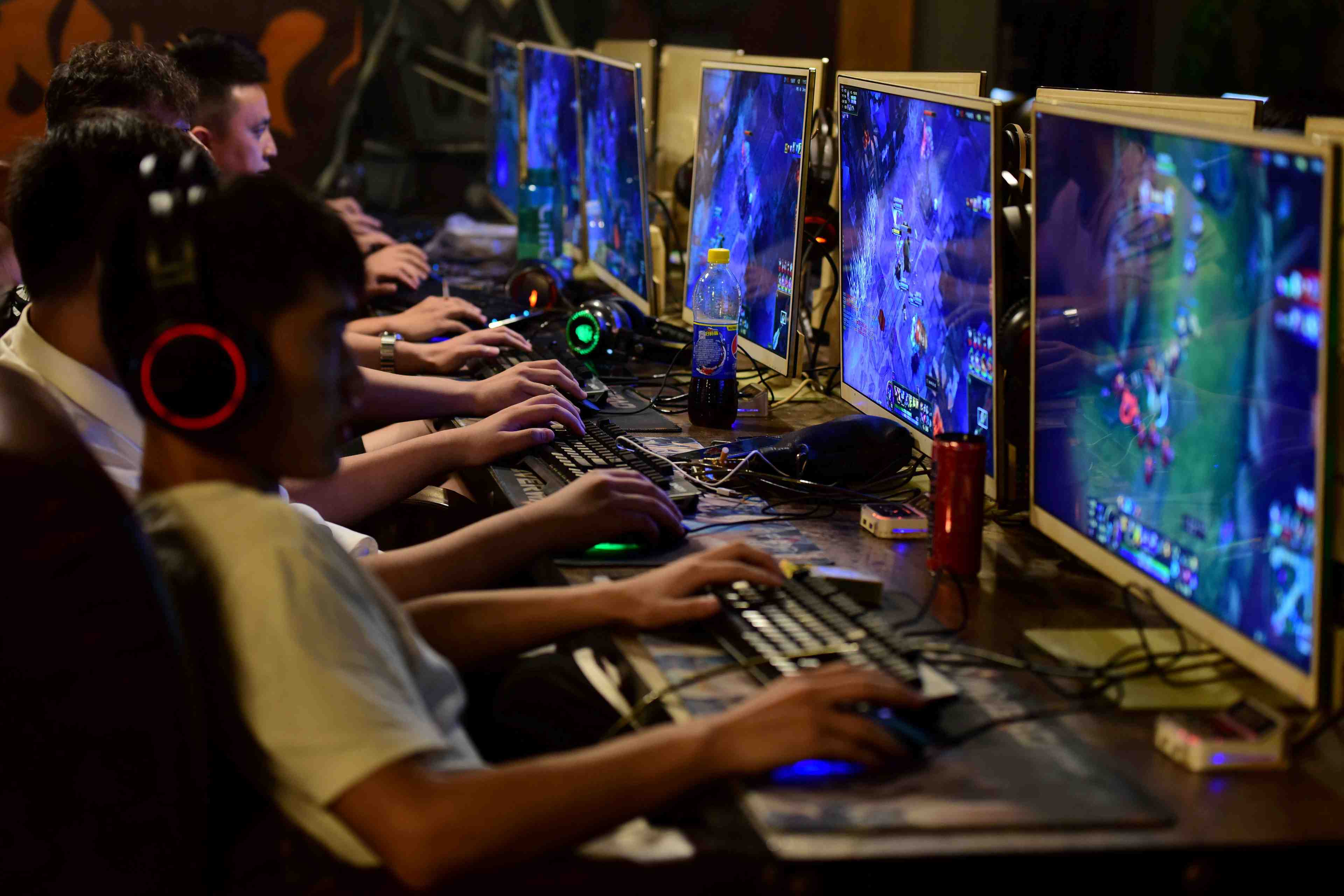 La chine reduit le temps d'acces des mineurs aux jeux en ligne