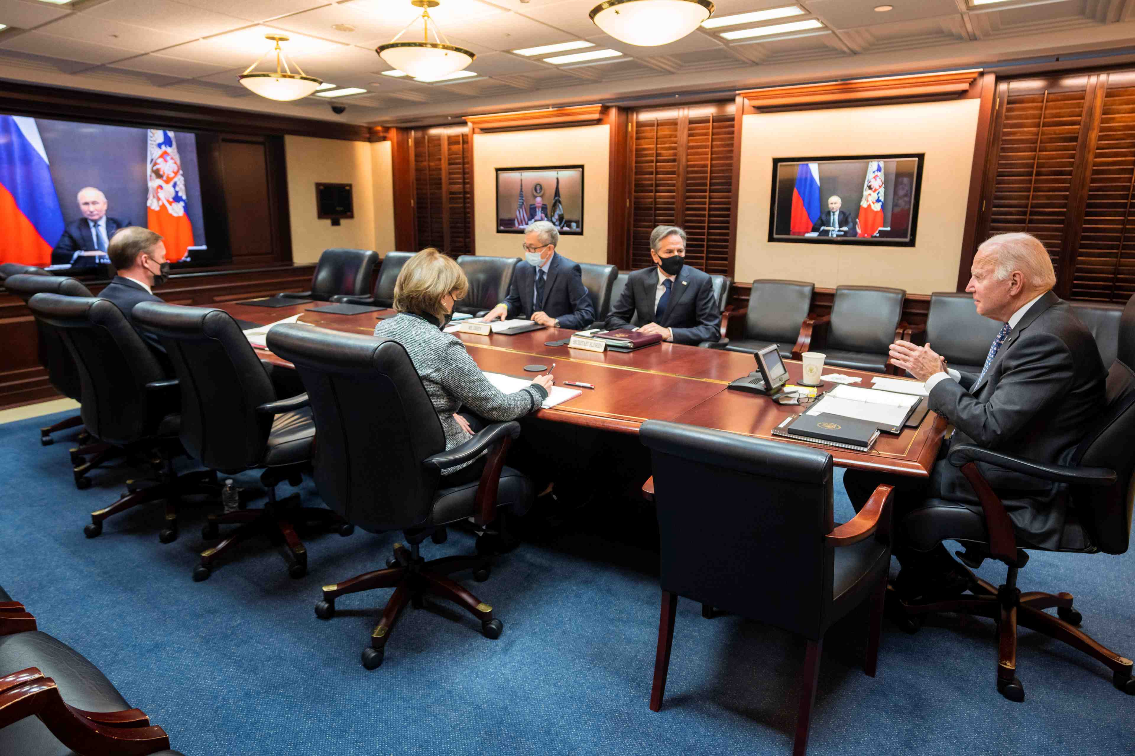 Ukraine: biden a fait part a poutine de ses vives preoccupations