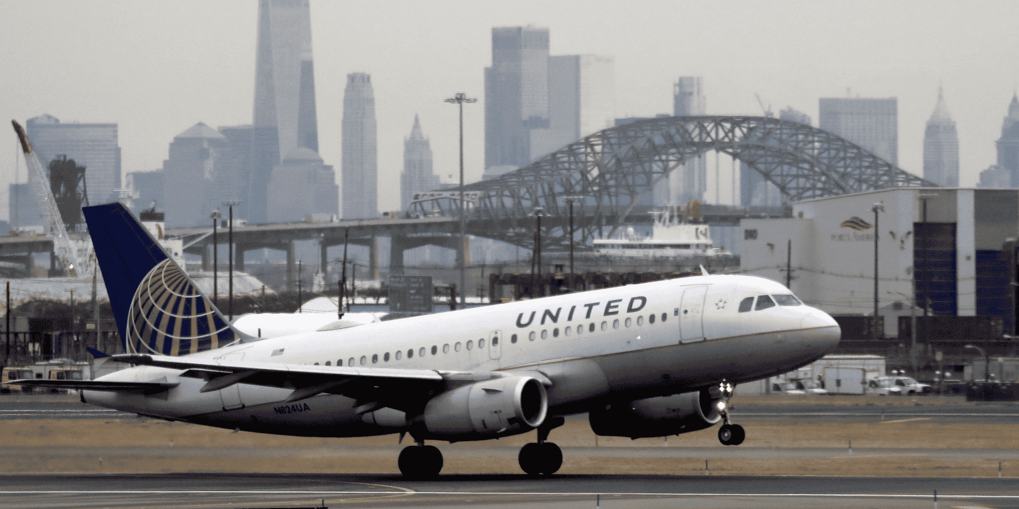 United airlines va autoriser le retour des salaries non vaccines contre le covid-19