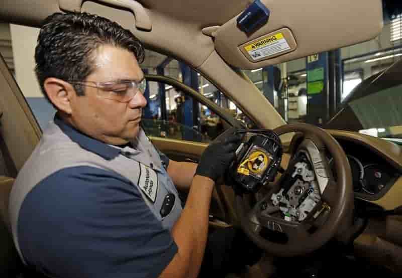 Honda etend le rappel de voitures equipees d'airbags takata