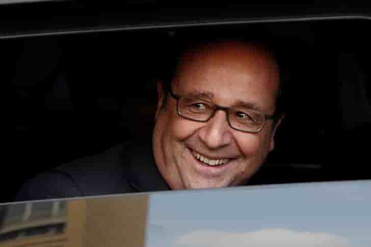 Hollande annonce un plan pour l'intelligence artificielle