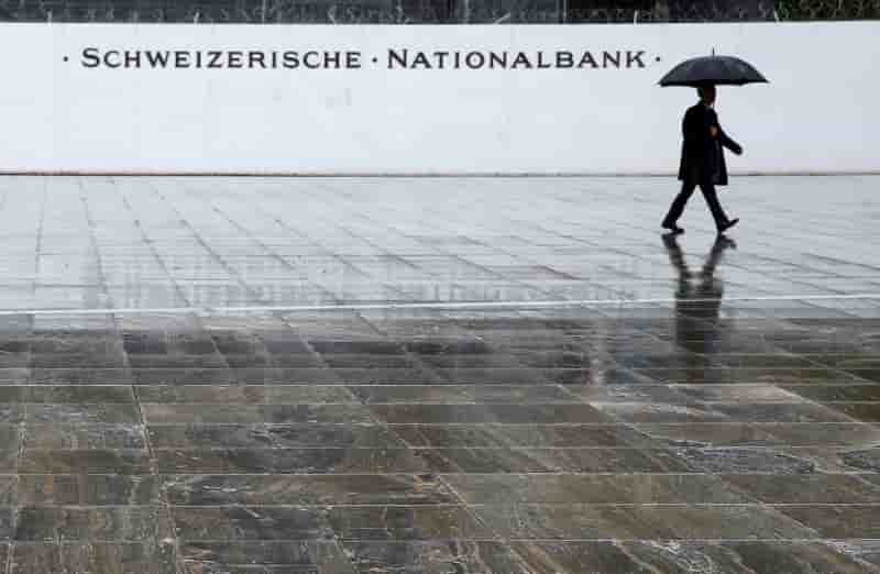 La banque nationale suisse maintient sa politique monetaire