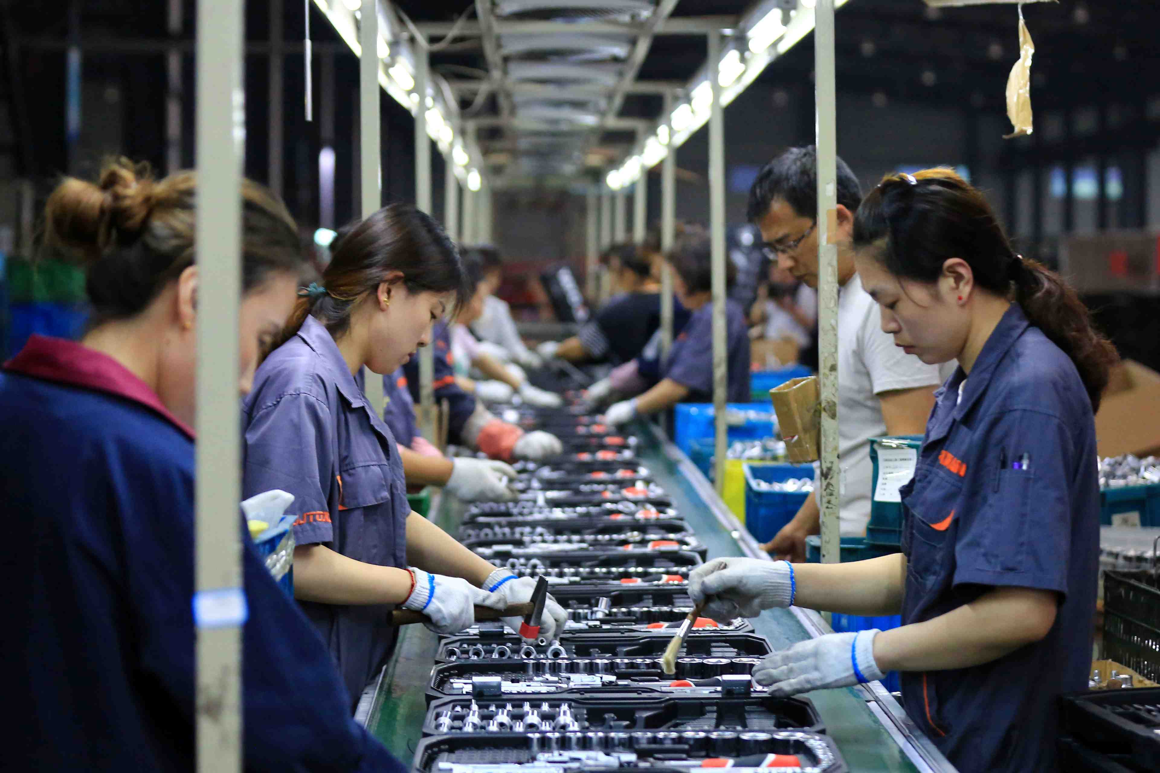 Chine: contraction de l'activite manufacturiere
