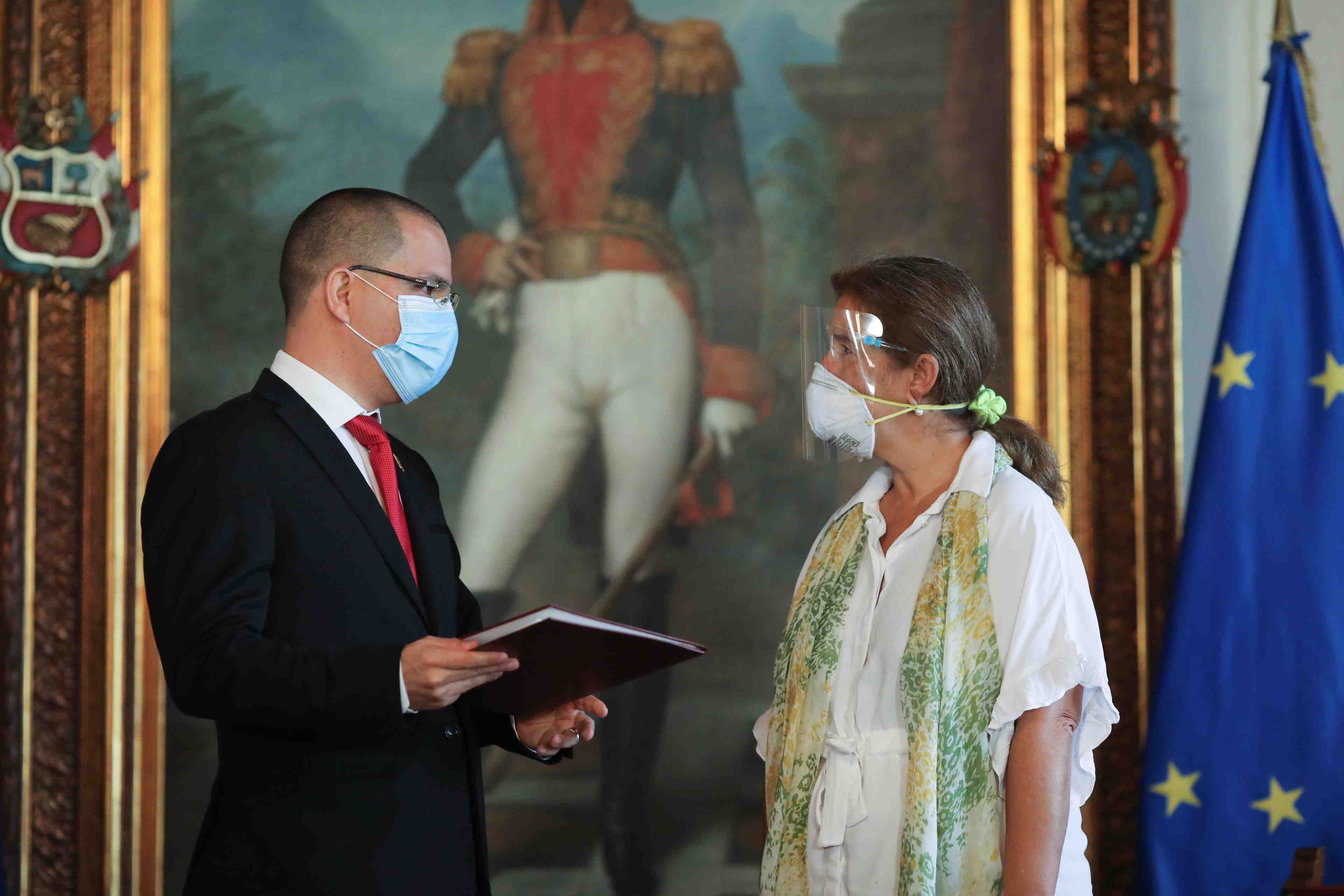 Le venezuela demande a l'ambassadrice de l'ue de quitter le pays