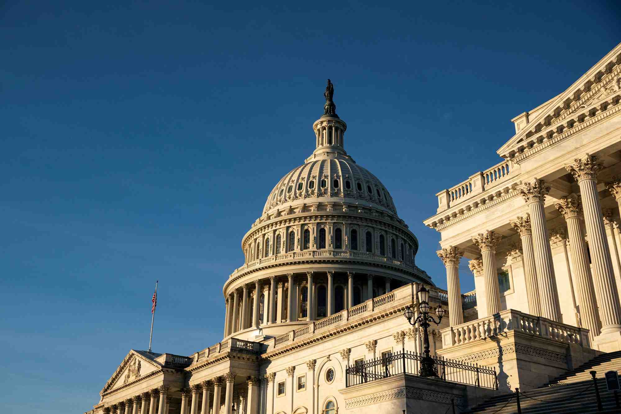 Etats-unis/capitole: des miliciens d'extreme droite inculpes pour complot seditieux