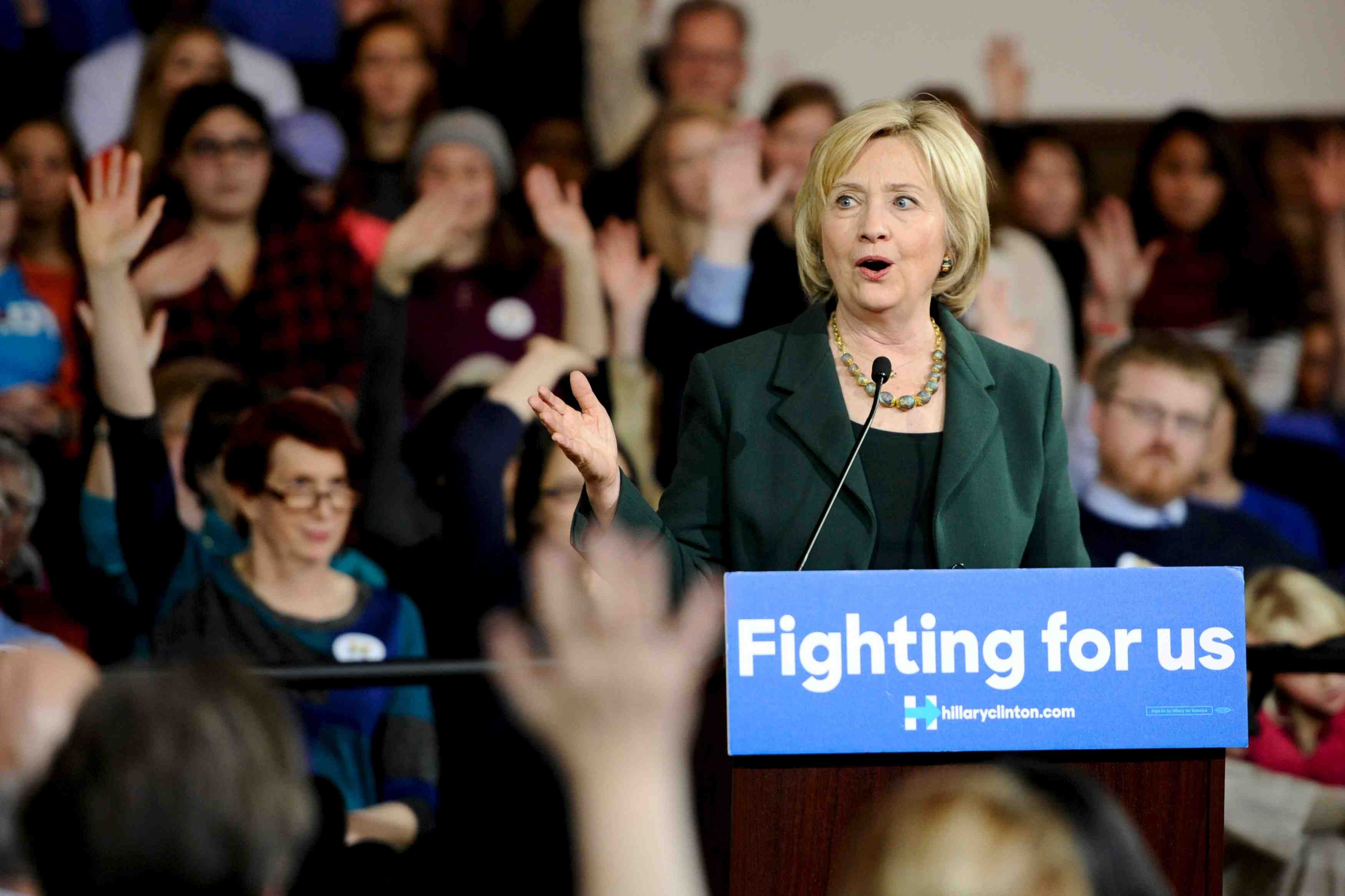 Un proche de bernie sanders aurait espionne l'equipe clinton