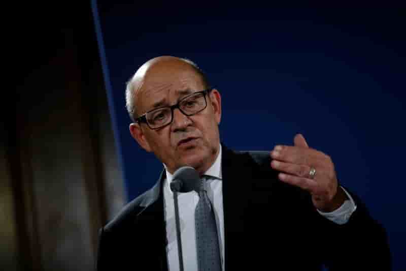 Le drian serait en discussion avec macron mais "maitre de son calendrier"