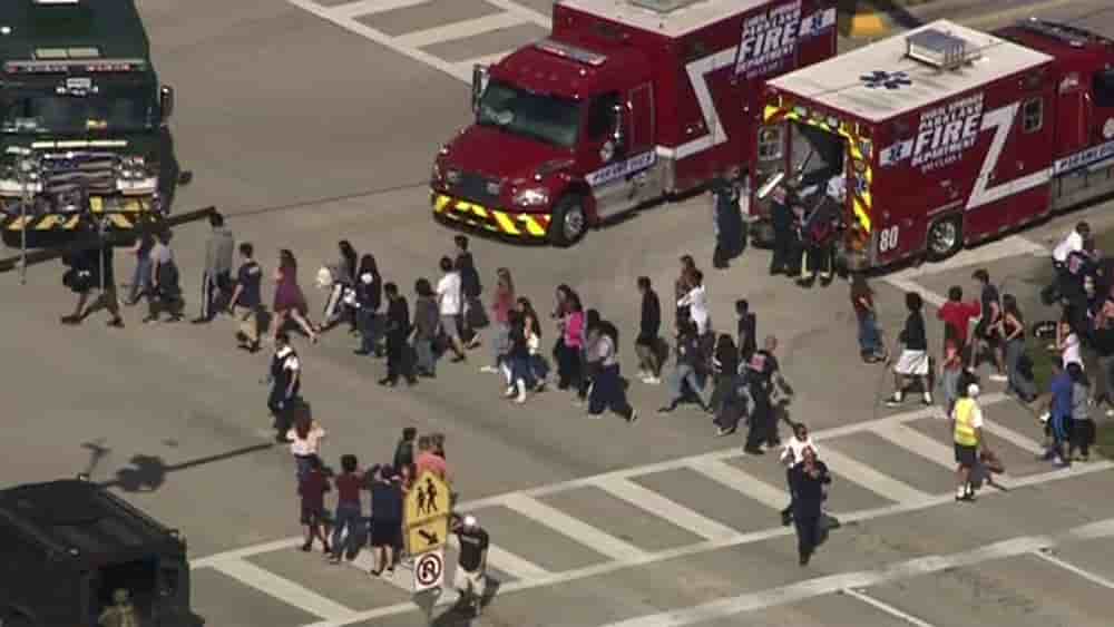 Fusillade en cours dans un groupe scolaire en floride, 20 blesses