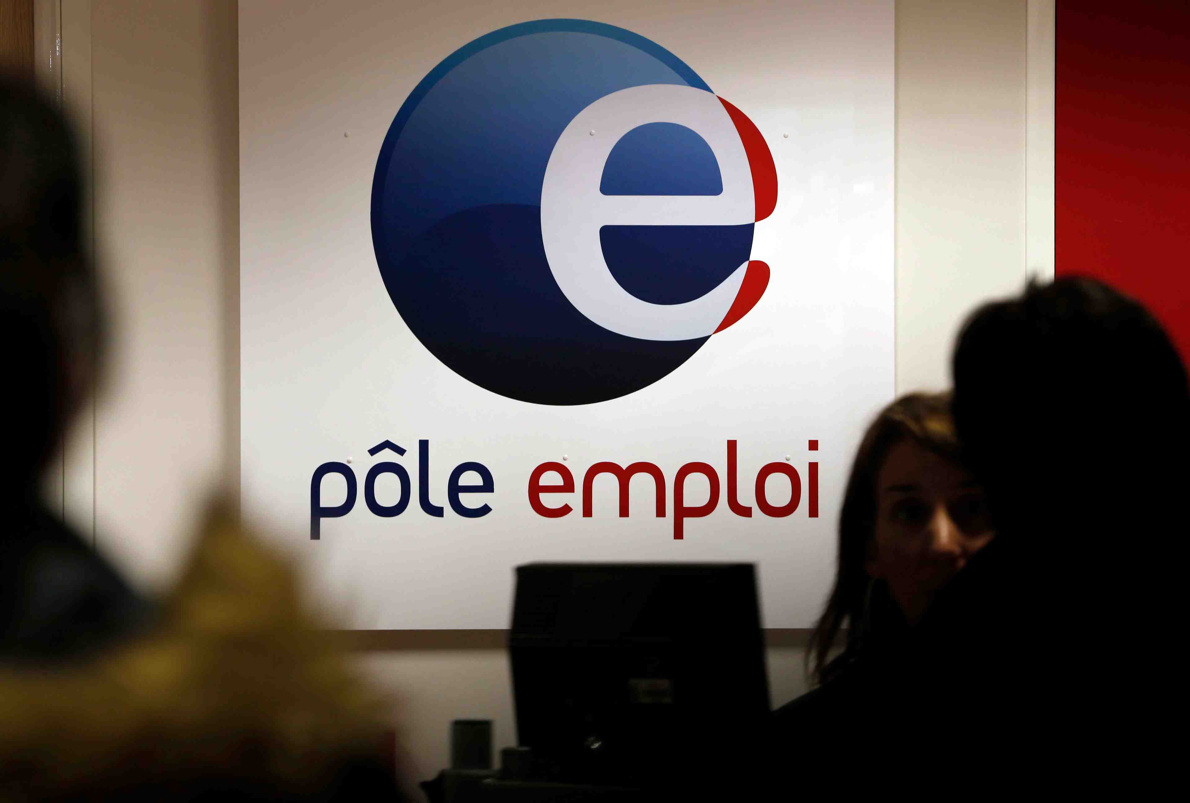 Les syndicats denoncent le controle renforce des chomeurs