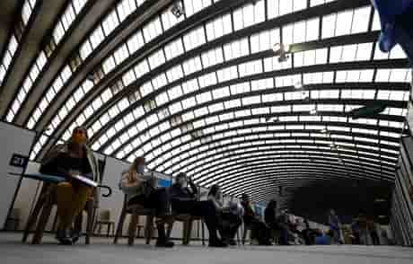 Coronavirus/france: la vaccination ouverte aux adultes vulnerables ce week-end, a tous les adultes mi-juin
