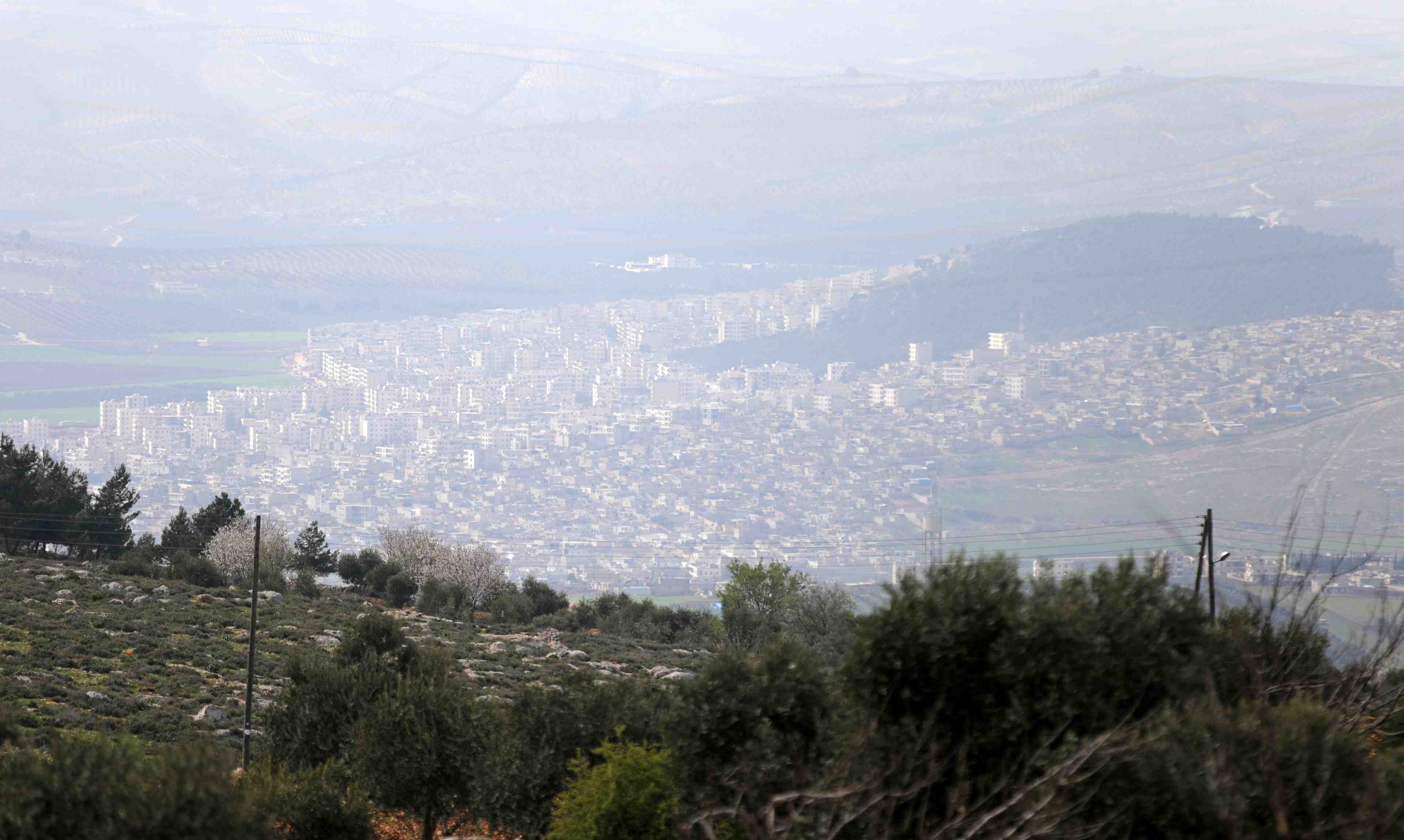 La turquie assiege la ville d'afrin, negocie avec les usa pour manbij