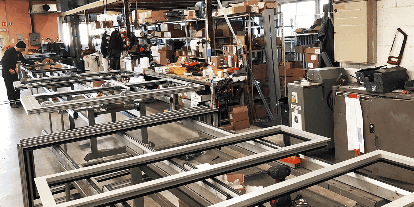 Technal à Chenove, près de Dijon, fabrique des fenêtres et des vérandas en aluminium.
