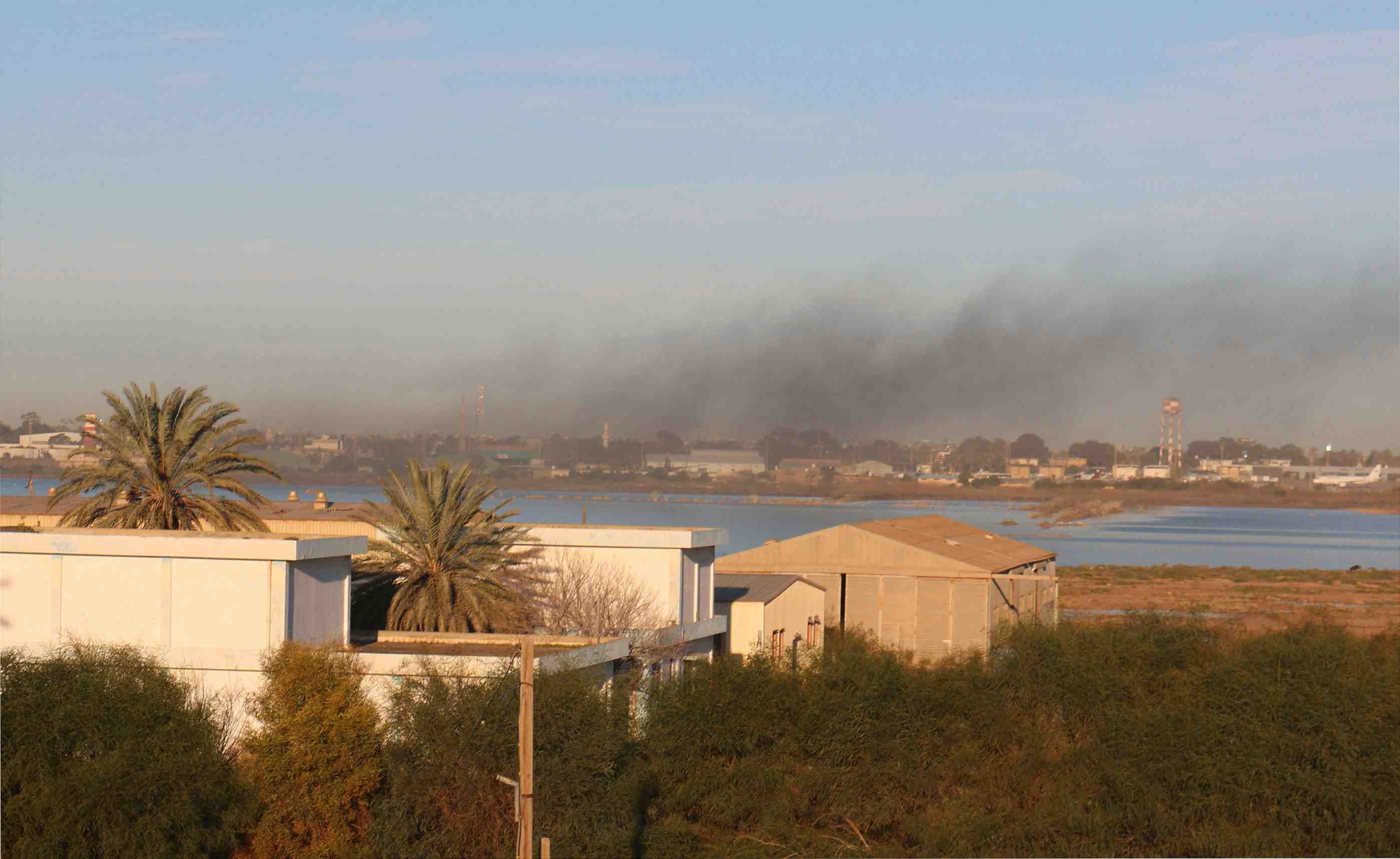 Frappes aeriennes contre un aeroport de tripoli