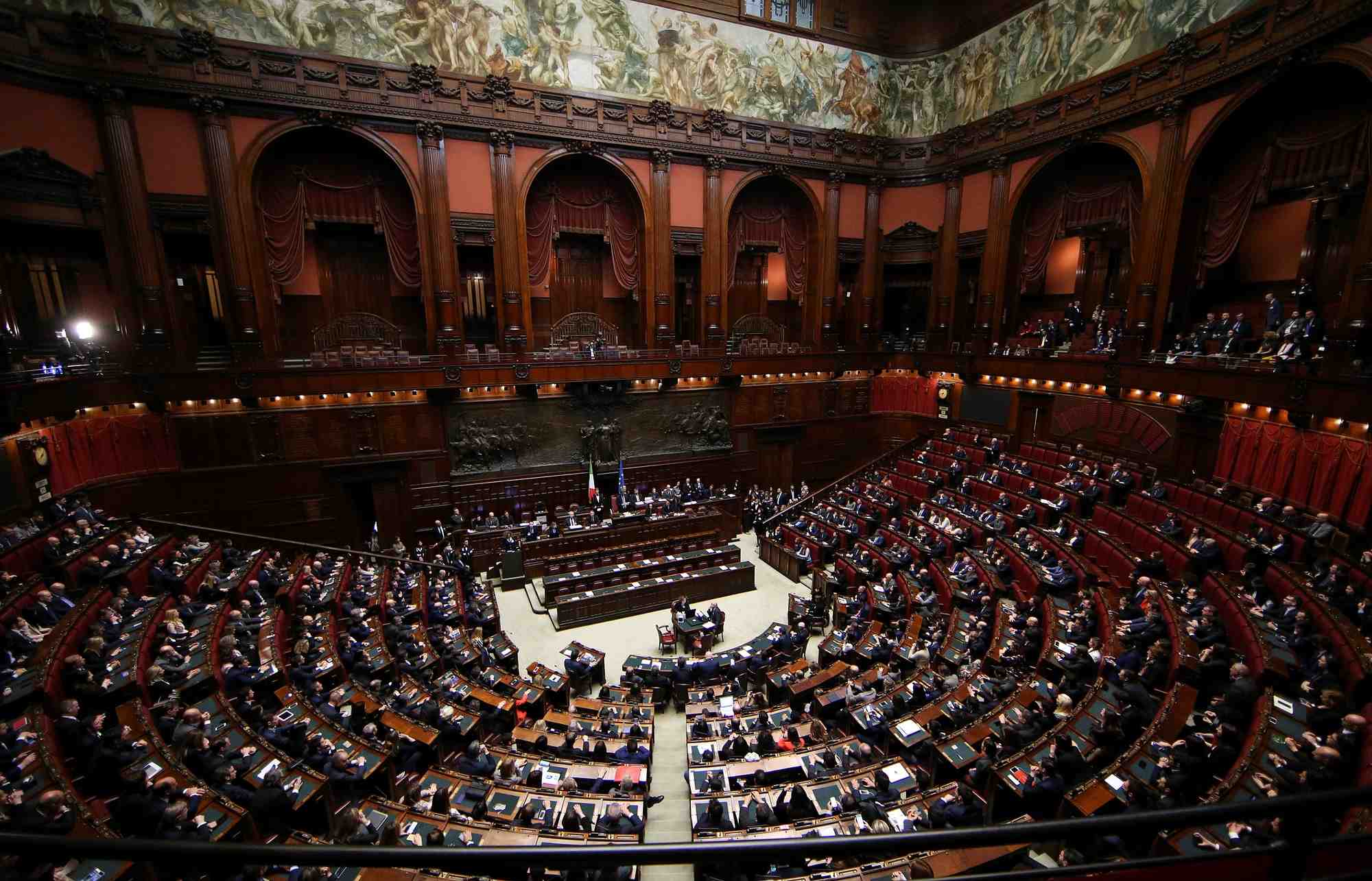 Italie: le m5s consultera ses membres une fois annonce le programme de draghi