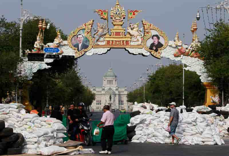 L'armée thaïlandaise veut rassurer après des rumeurs de putsch