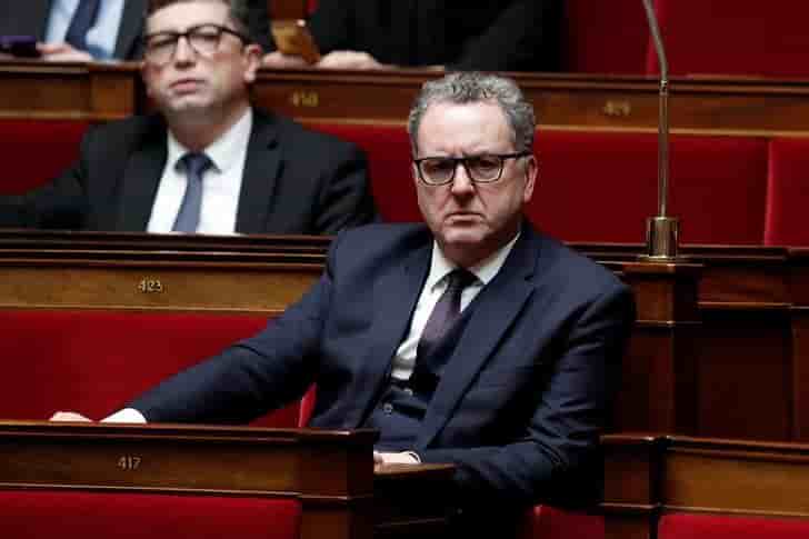 Notre-dame-des-landes: ferrand evoque une decision ce mercredi