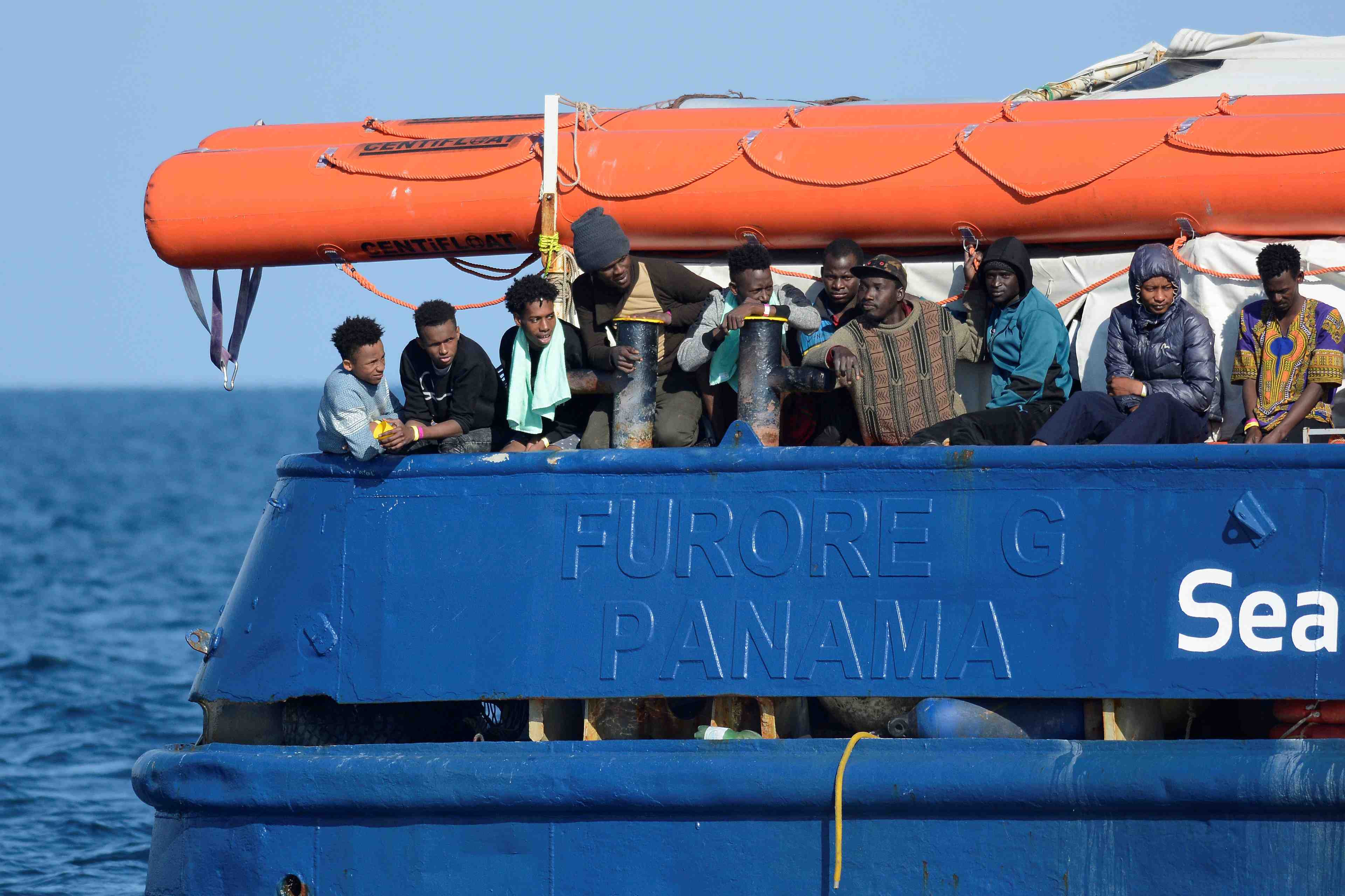 Les migrants du sea watch 3 vont pouvoir debarquer, dit conte