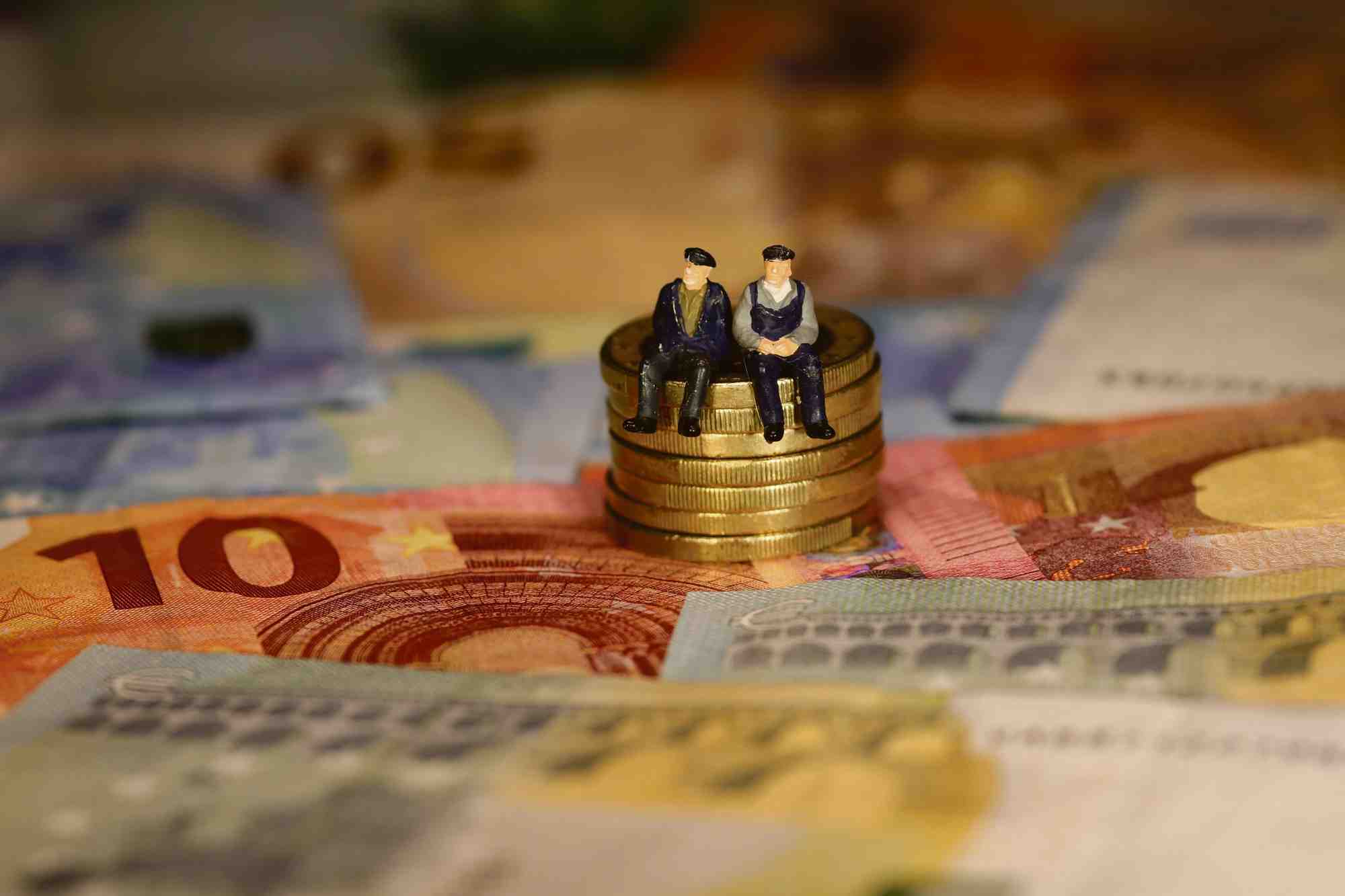 H309 Épargne retraite séniors monnaie billets