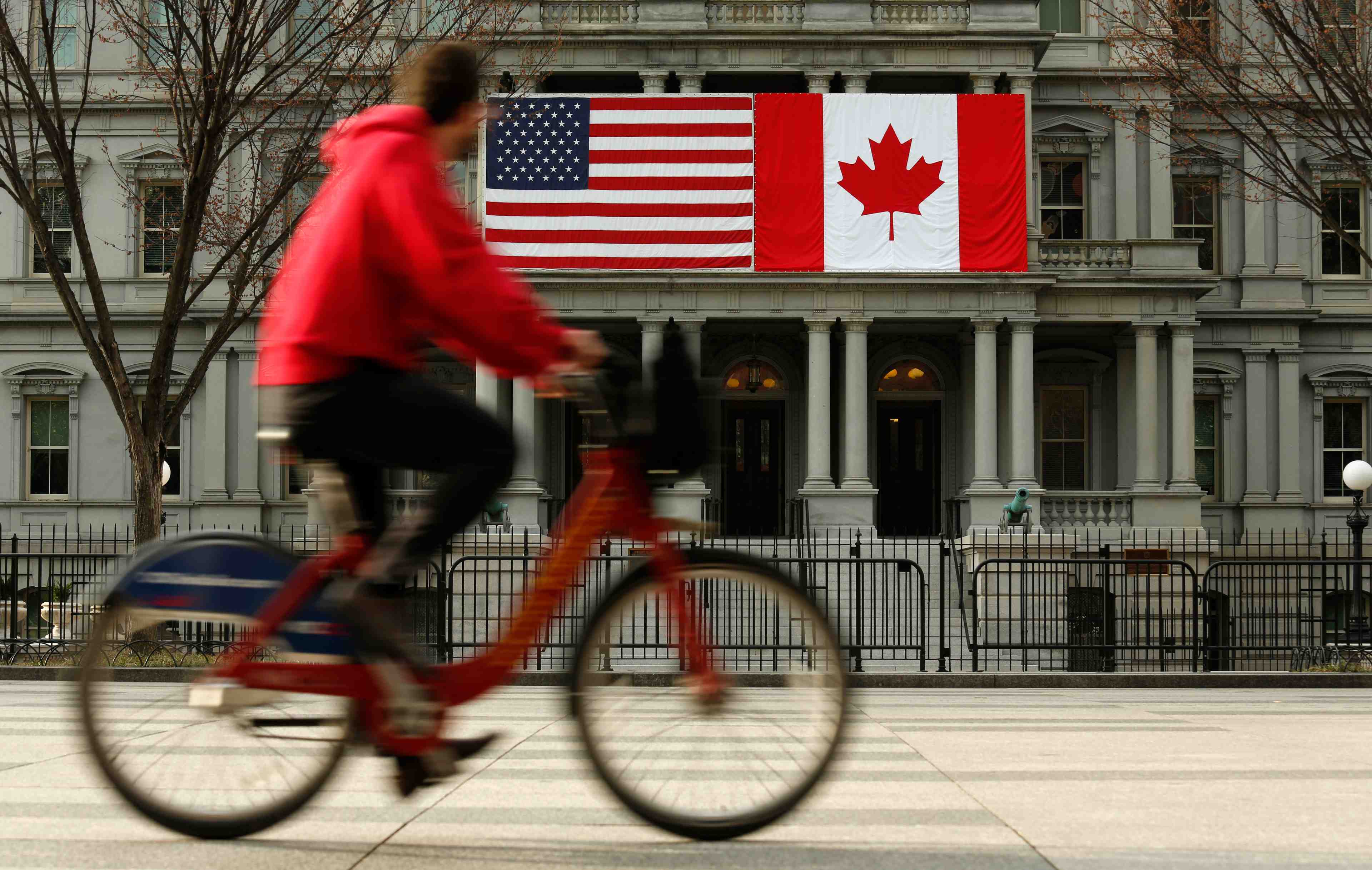 Biden s'entretiendra en premier lieu avec trudeau