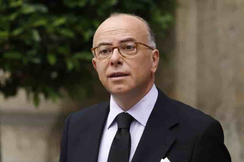 Le ministre de l'interieur promet des renforts face a l'incendie en gironde