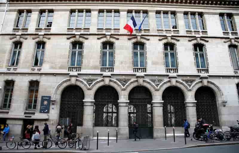 Troisiemes menaces en une semaine contre des lycees parisiens