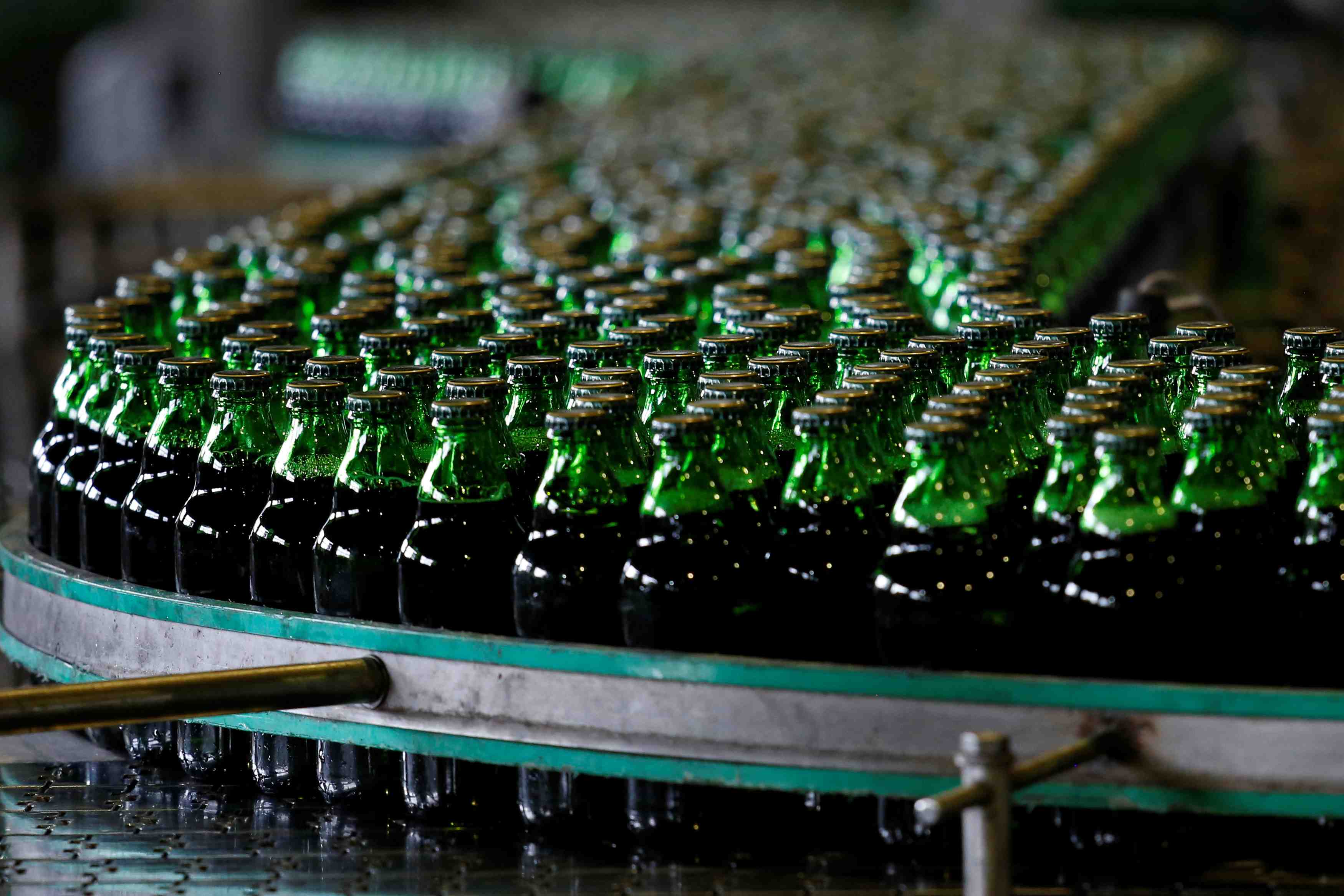 Les brasseurs se preparent a la vente du vietnamien sabeco