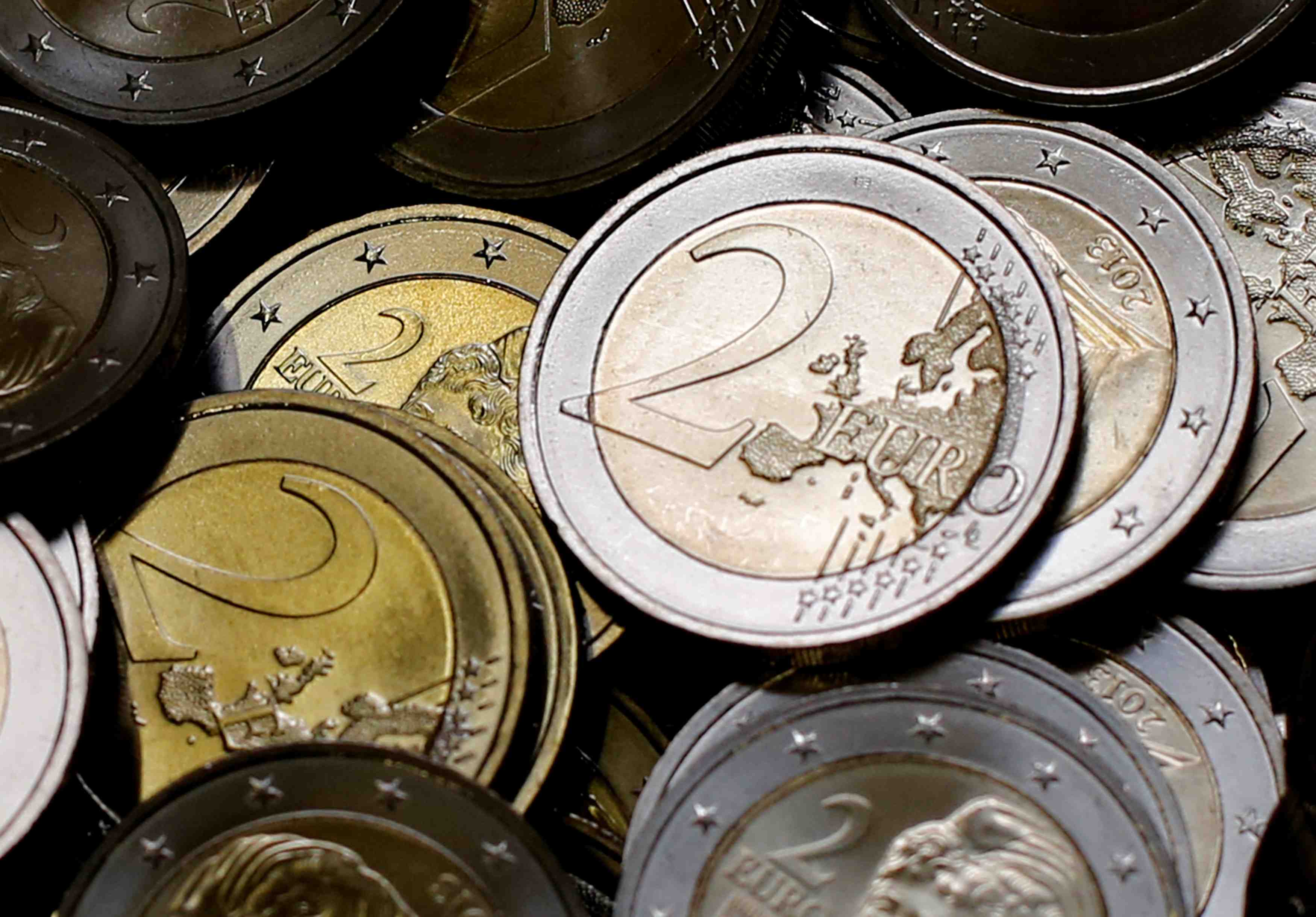 France: degradation contenue du deficit commercial malgre l'energie