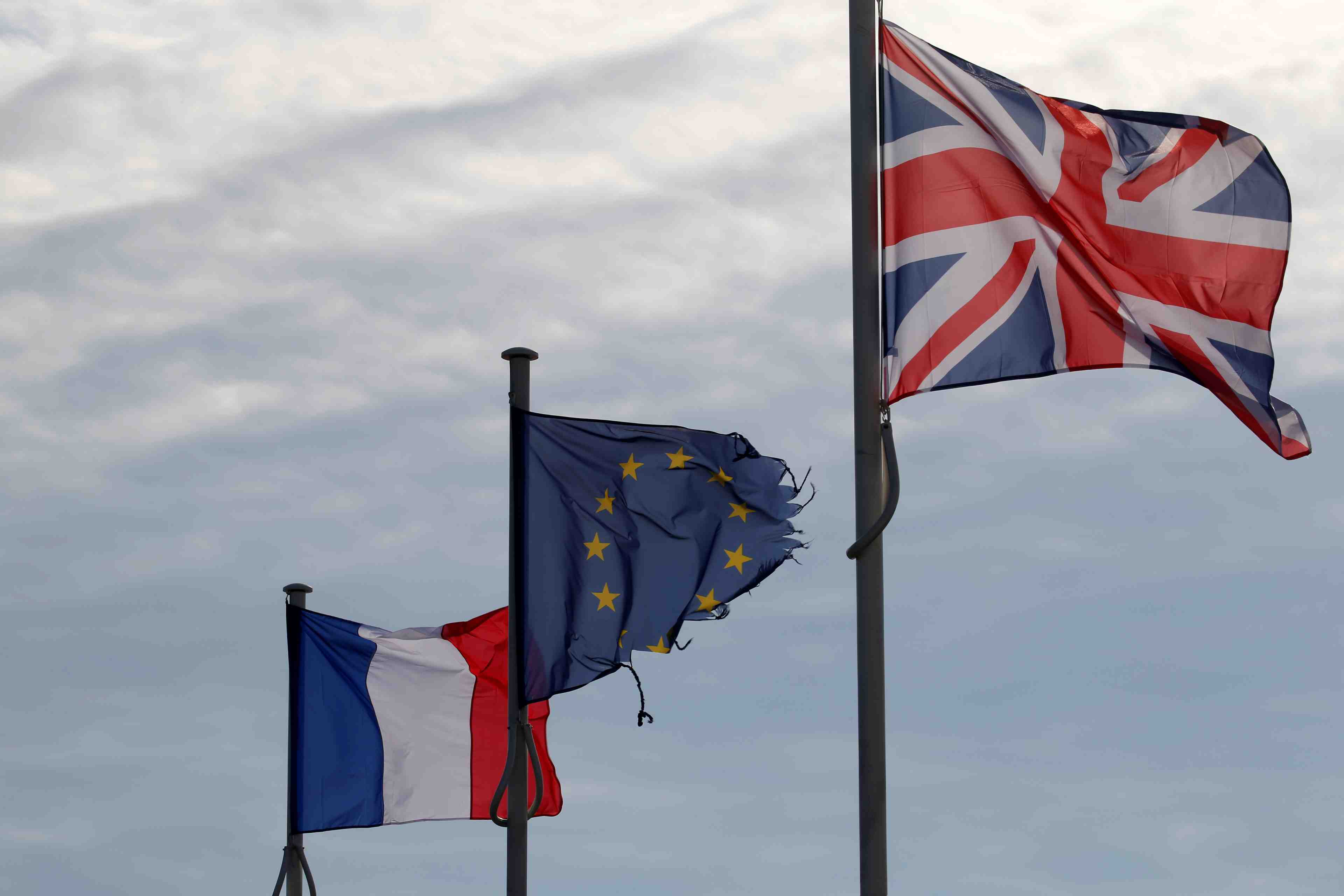 Brexit: la france juge "peu probable" un accord cette nuit