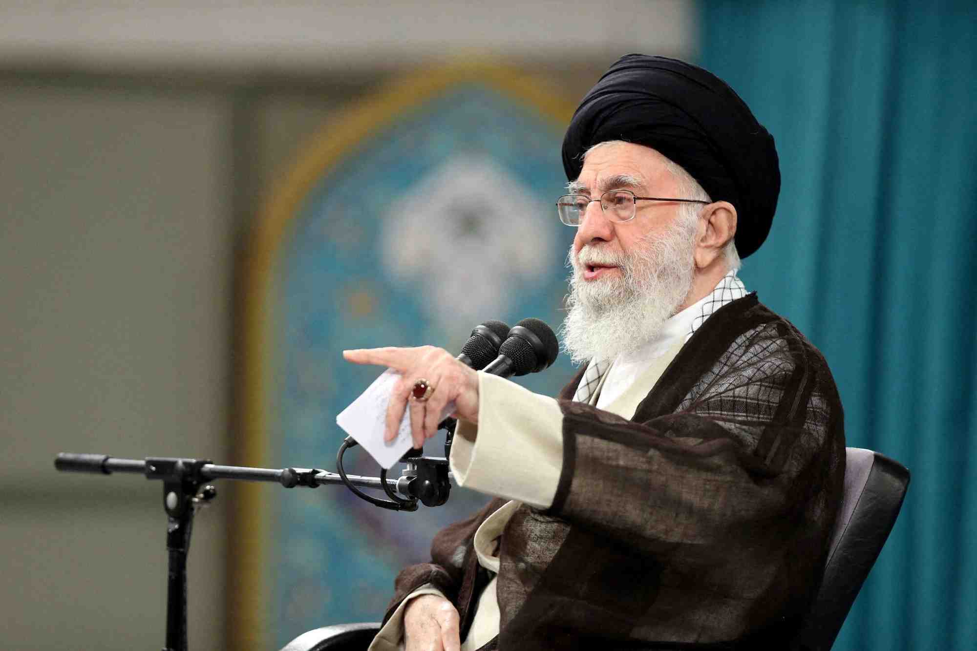 L'ayatollah ali khamenei, guide suprême de la révolution islamique en Iran.