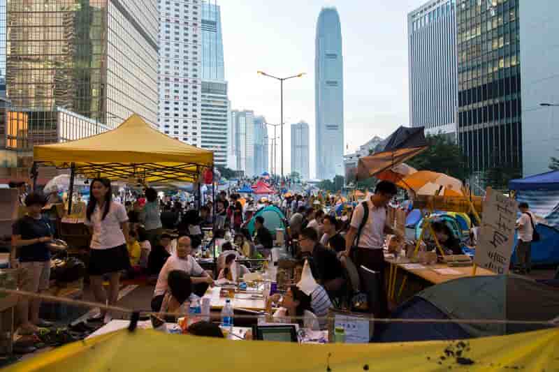 Veillée d'armes à Hong Kong, avant de difficiles négociations