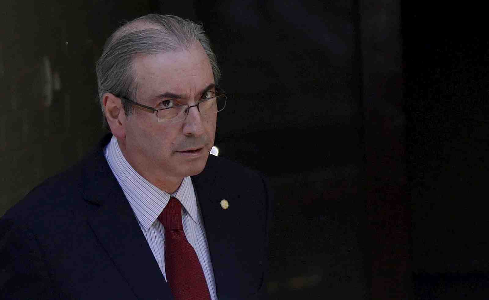 Le president de la chambre basse du congres suspendu de ses fonctions au bresil