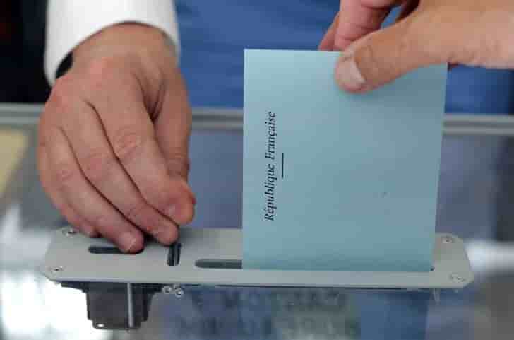 Amiens, la ville du president, tentee par la greve des urnes