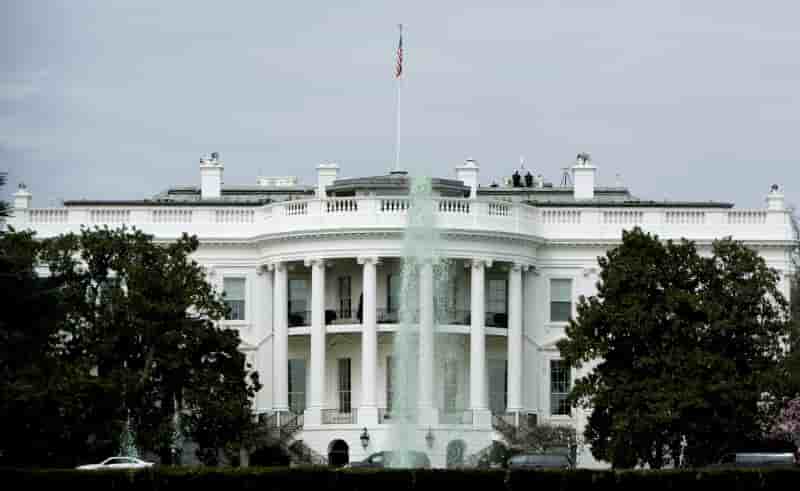 Etats-unis: des parlementaires s'interessent aux courriels prives a la maison blanche