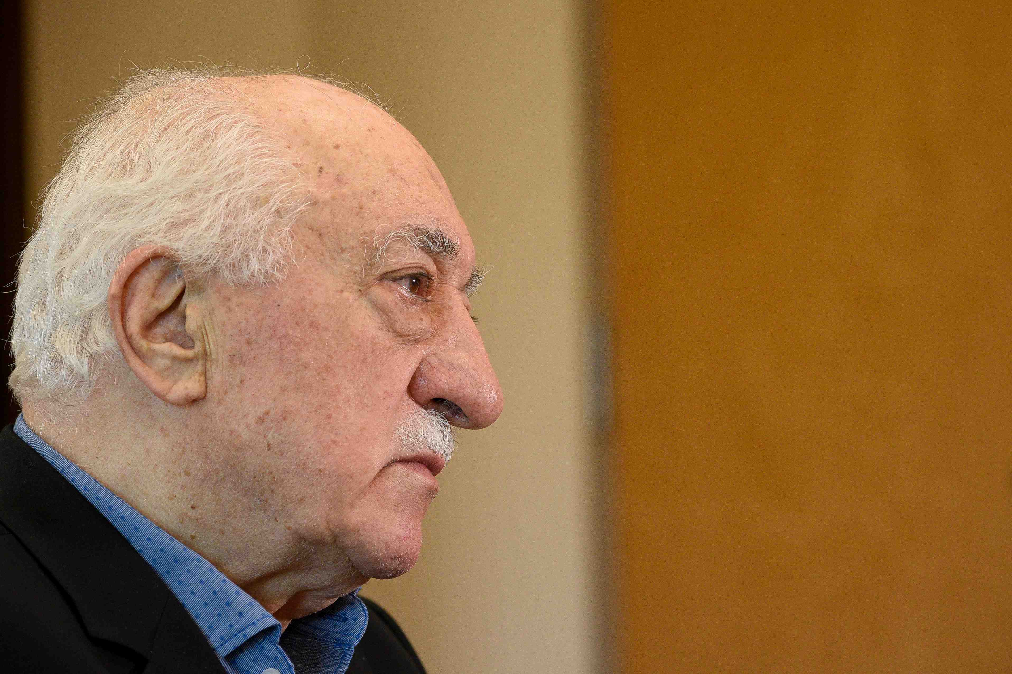 Trump a evoque l'extradition de gulen avec erdogan, dit cavusoglu