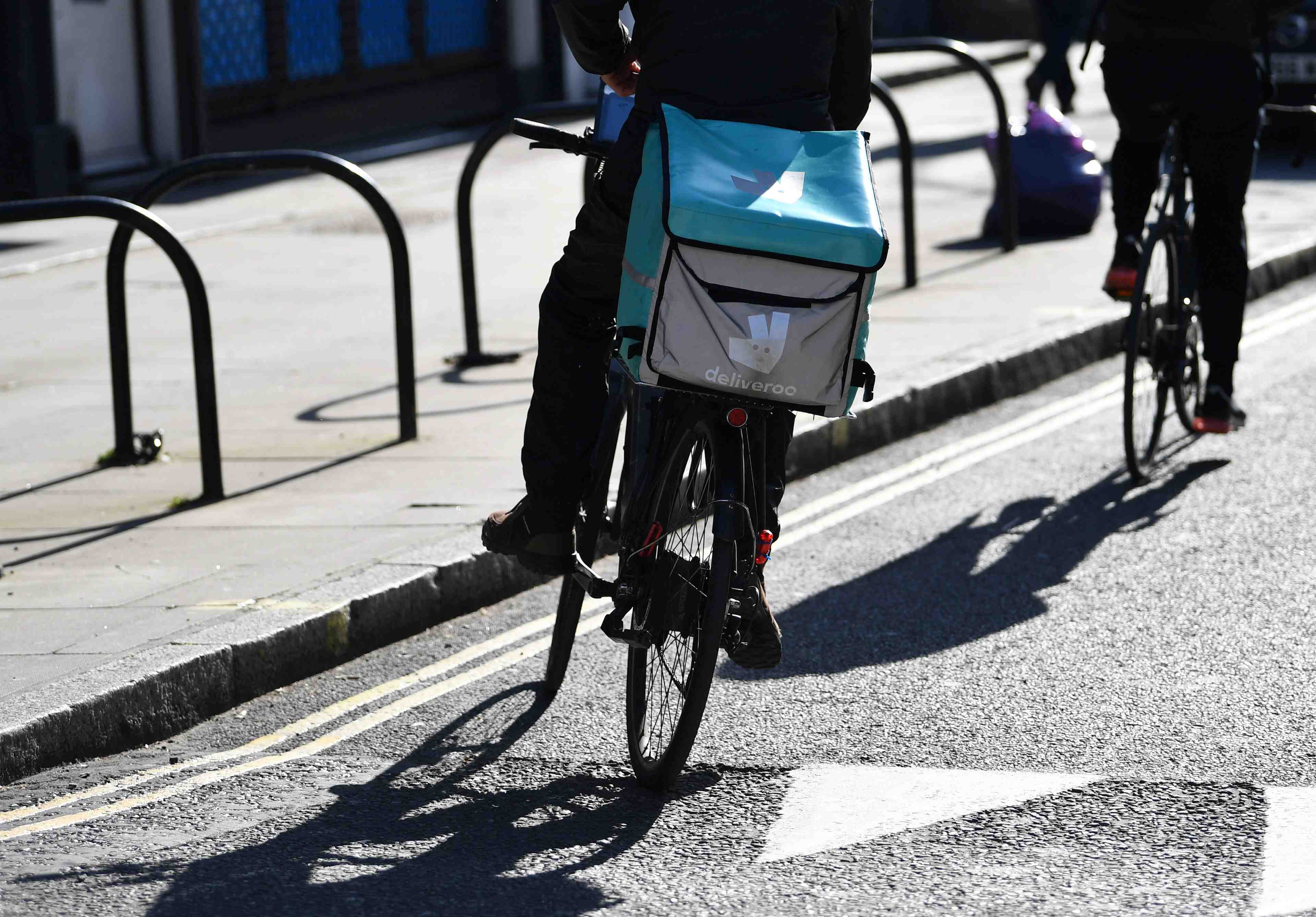 Gb: appel a une greve des livreurs de deliveroo avant son ipo