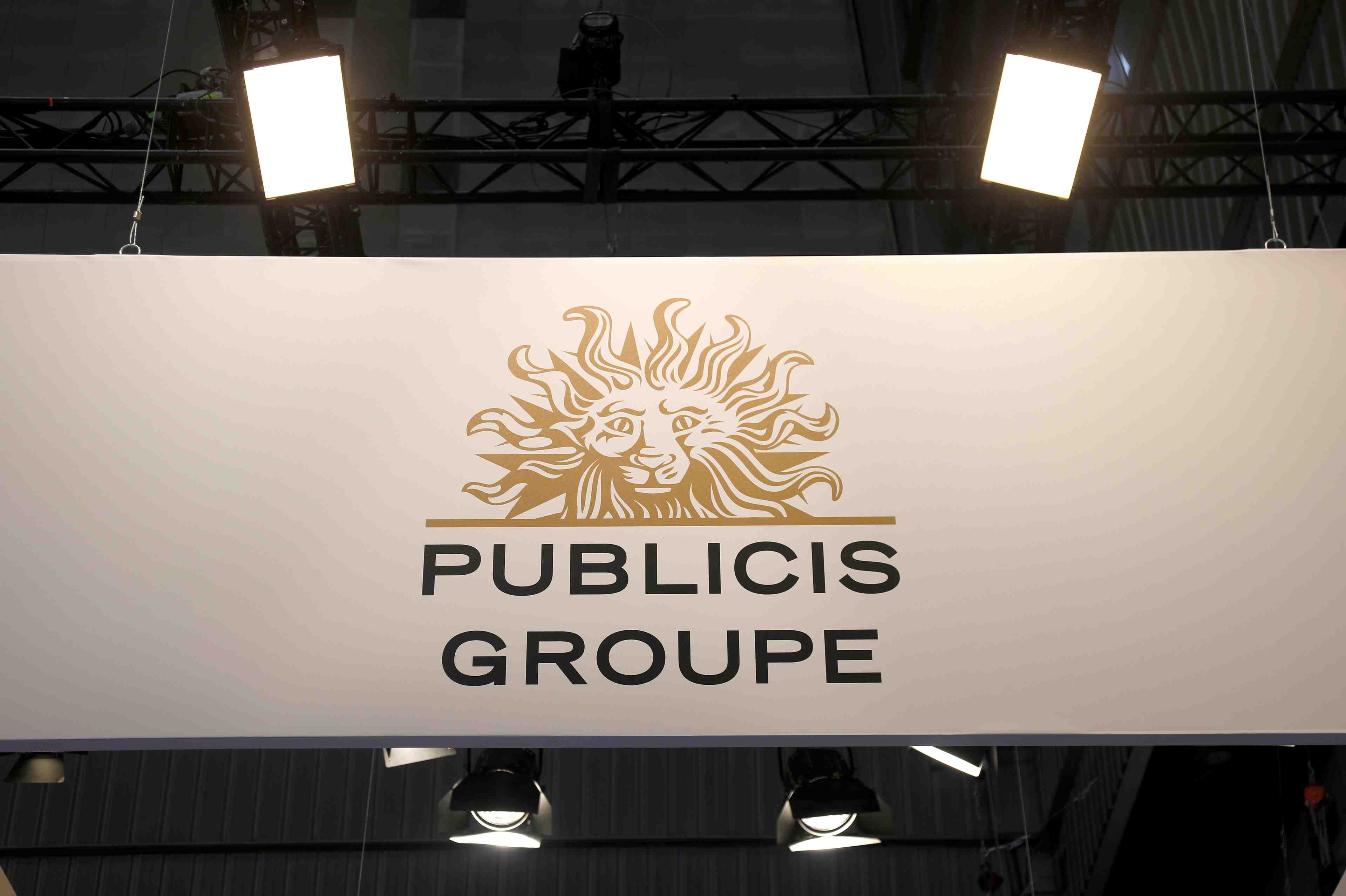 Bourse: publicis monte sur une rumeur de m&a, le groupe dement