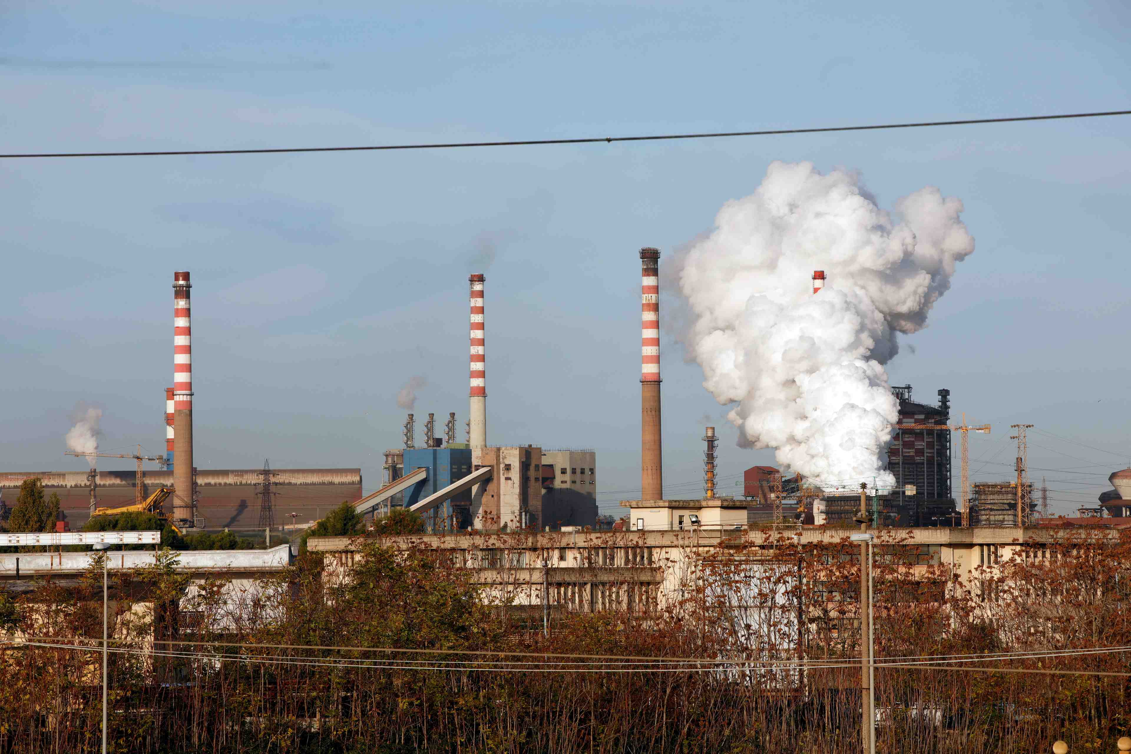 Italie: les ex-proprietaires de l'acierie ilva lourdement condamnes pour pollution