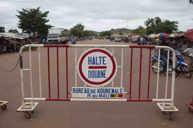 Le Mali renforce ses contrôles aux frontières face à Ebola