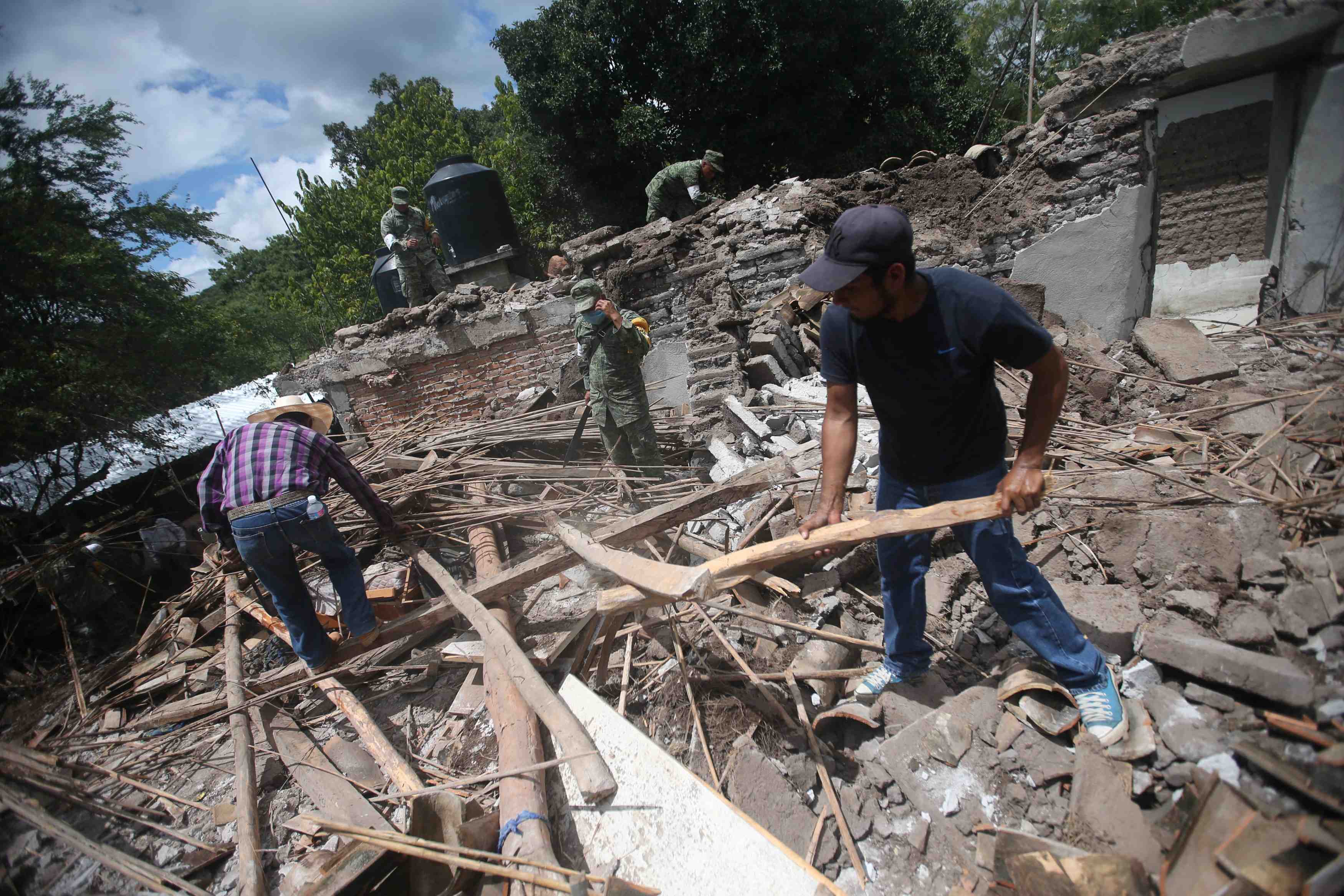 Le mexique ne pense plus retrouver de survivants du seisme
