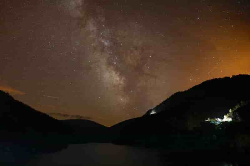 Un etrange objet traverse le systeme solaire