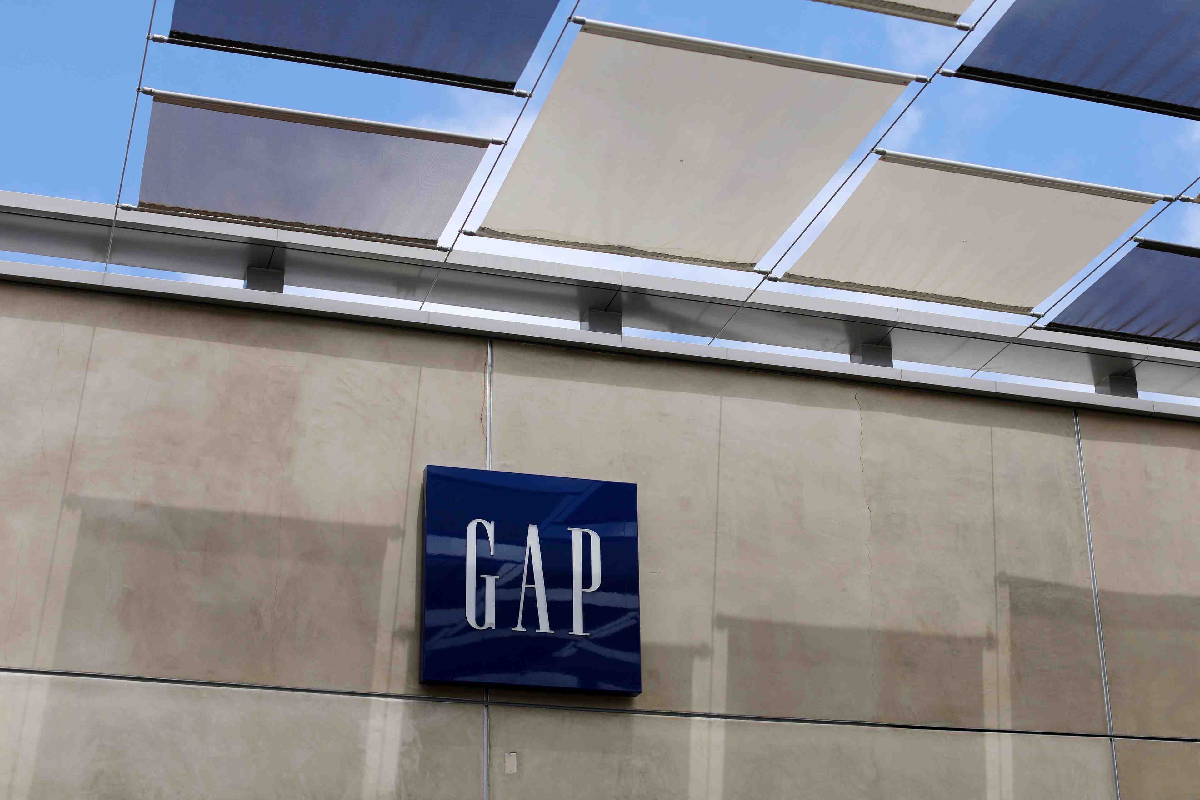 Gap scinde old navy