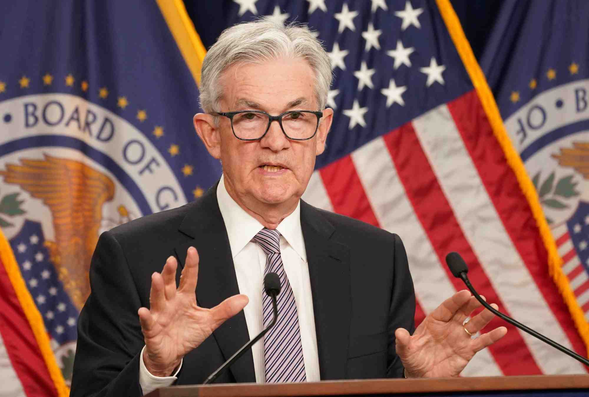 Le president de la reserve federale jerome powell tient une conference de presse a washington