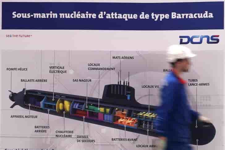 Dcns a porte plainte contre x
