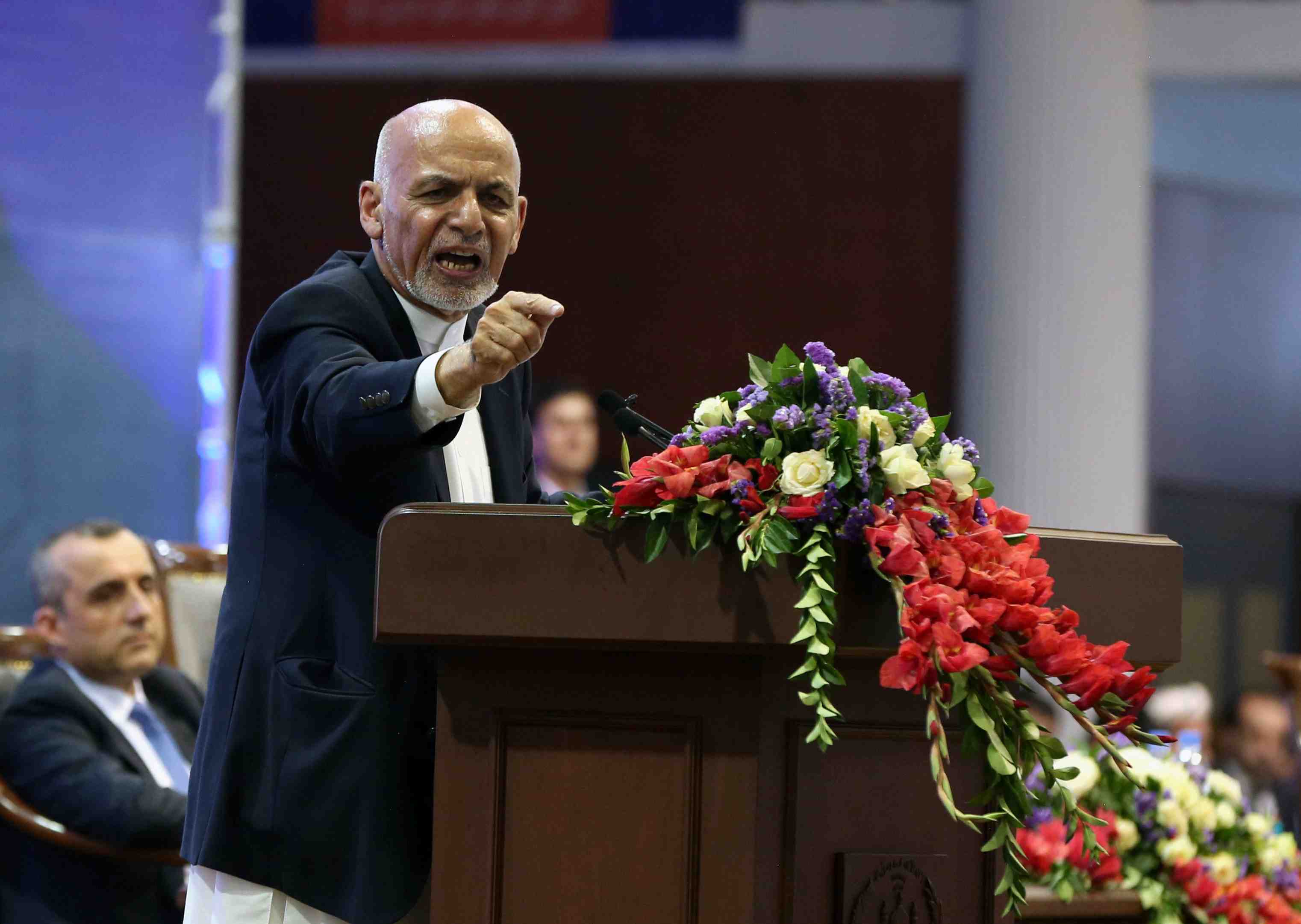 Afghanistan: le candidat a la vice-presidence blesse dans un attentat, 20 morts