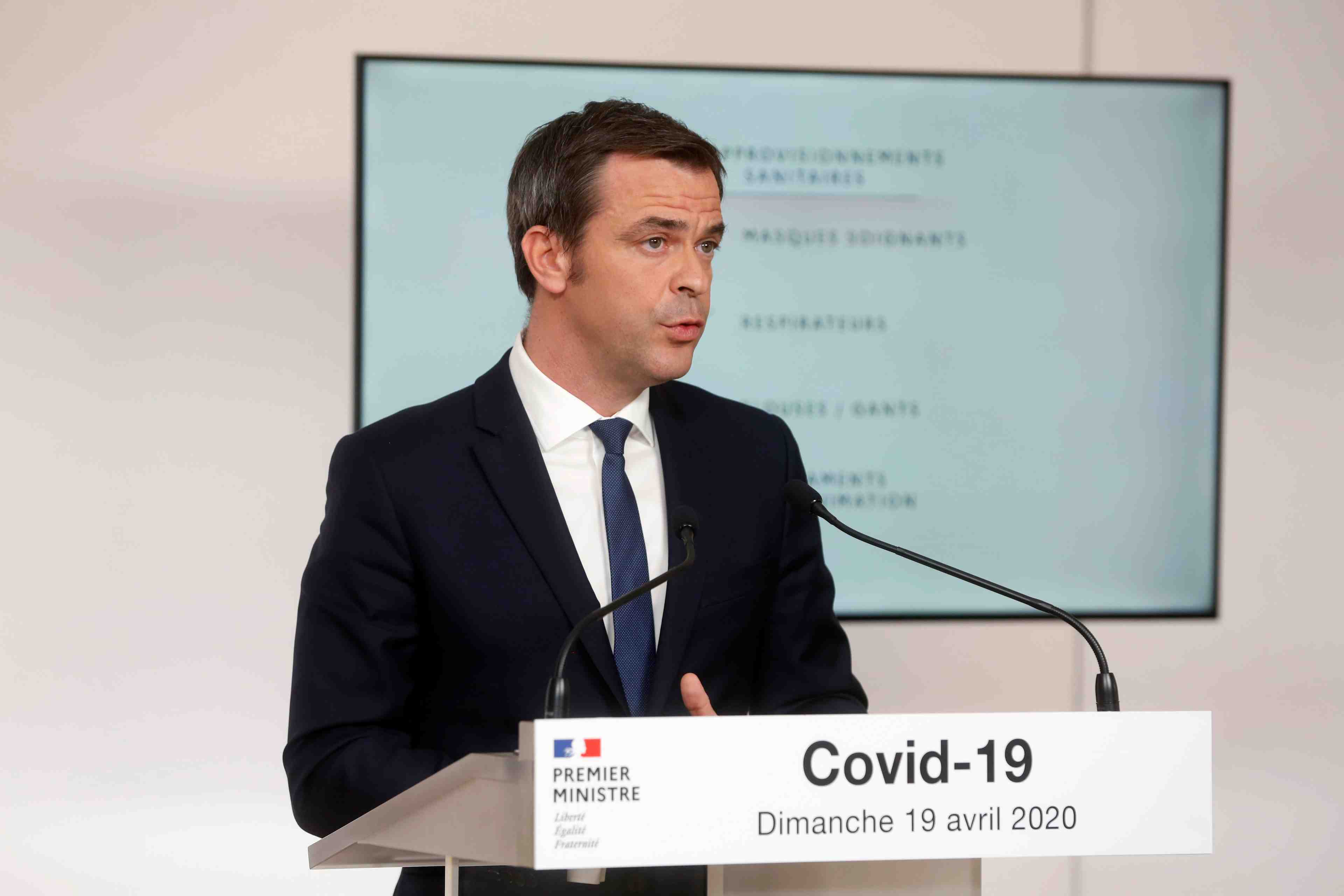 Le confinement a sauve des dizaines de milliers de vie en france, dit olivier veran