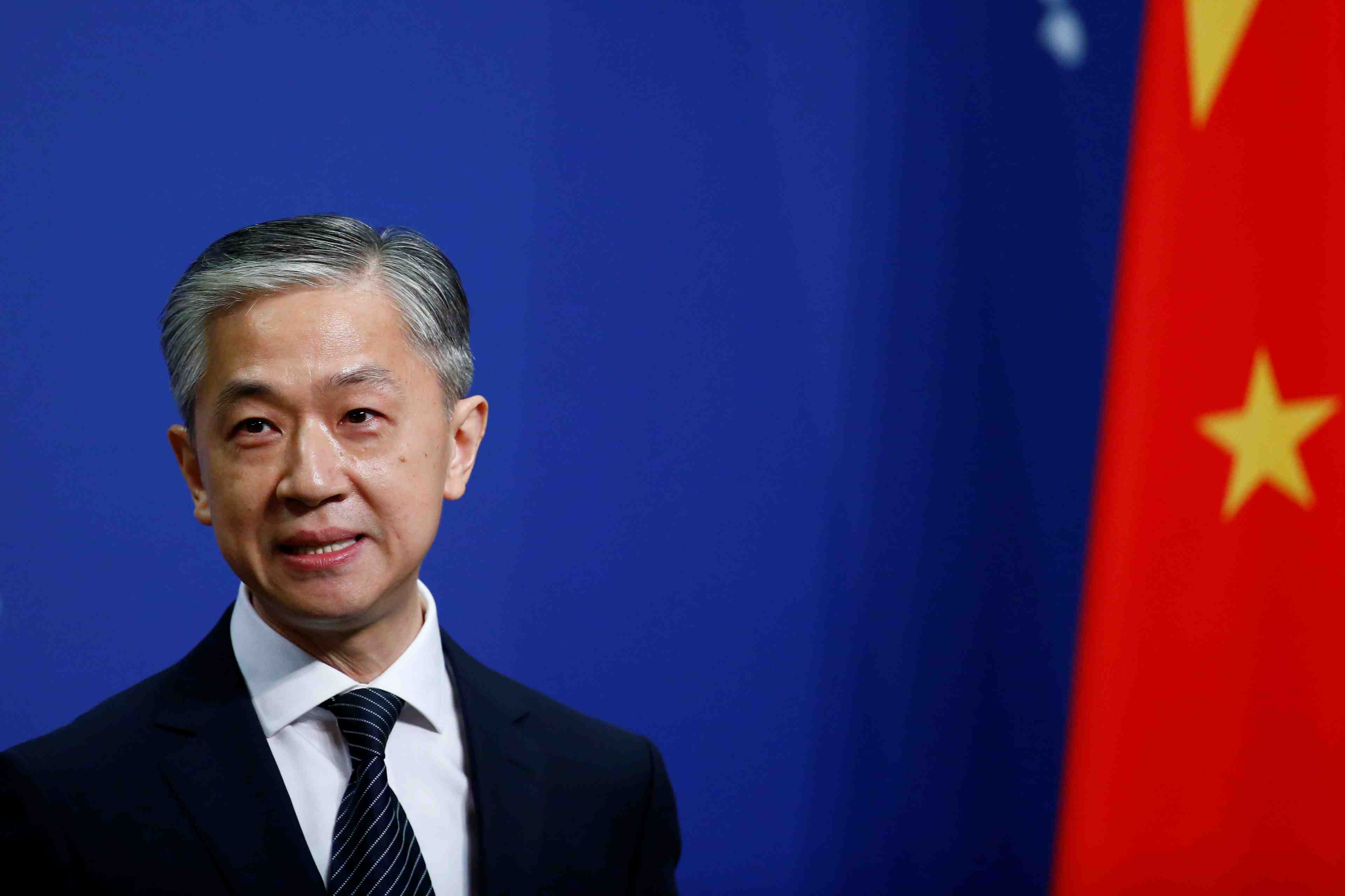 La chine promet une "riposte ferme" a la gb dans le conflit sur hong kong