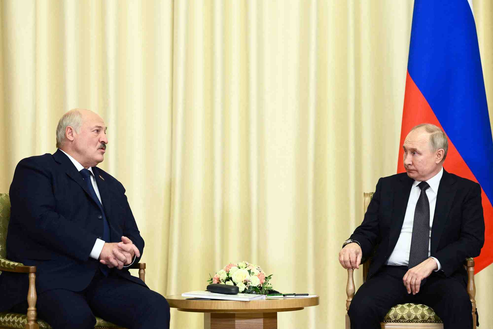 Photo du president russe vladimir poutine et le president bielorusse alexandre loukachenko