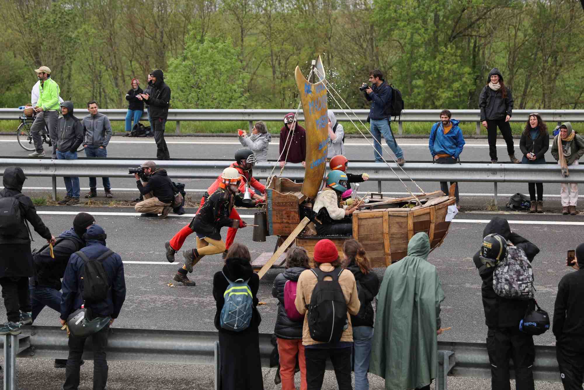 Des militants a saix, en france